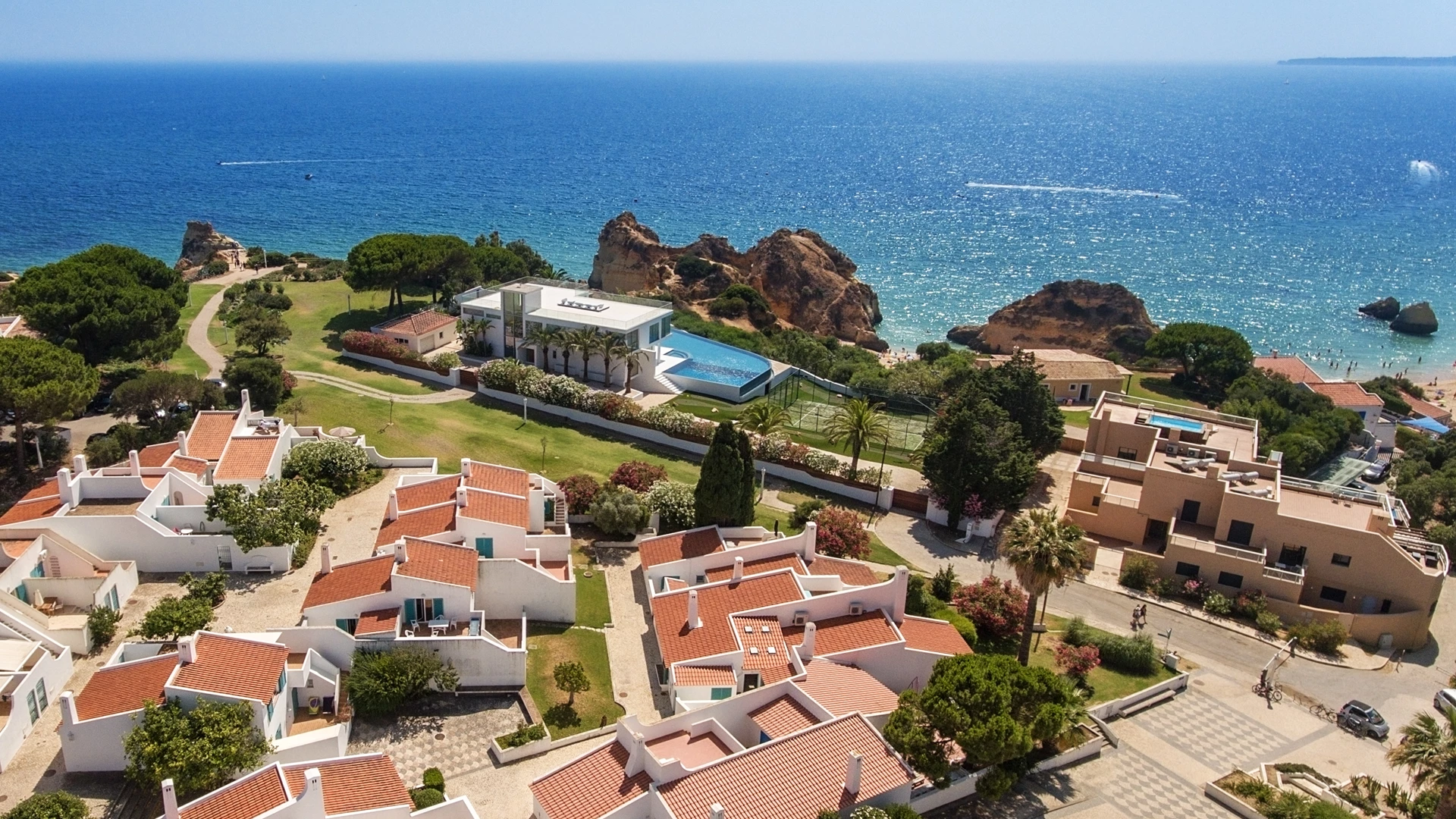 Algarve and Alentejo - We are looking for properties