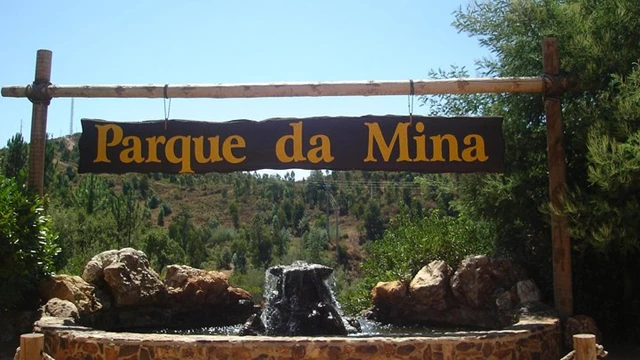 Der ideale Ort zum Leben ist auf dem Land, abseits der Stadt, aber nah und als Beispiel haben wir das Dorf Monchique zu präsentieren.