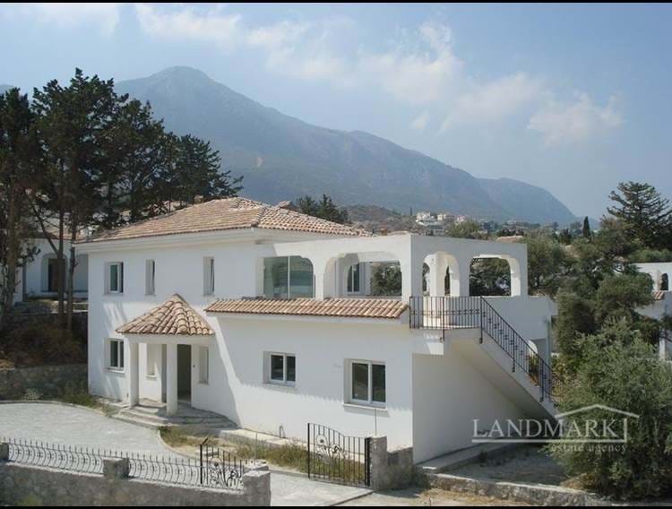 4 Bedrooms villa + 5m x 10m pool + travertine flooring + central heating + air conditioning + up to 20 years mortgage available + Turkish Title