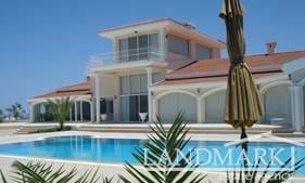 4/5 bedroom villa + ½ Olympic size pool + fully furnished + integrated central heating and air conditioning + kitchen appliances + observatory + exceptional viewsTitles in the owner’s name and VAT paid