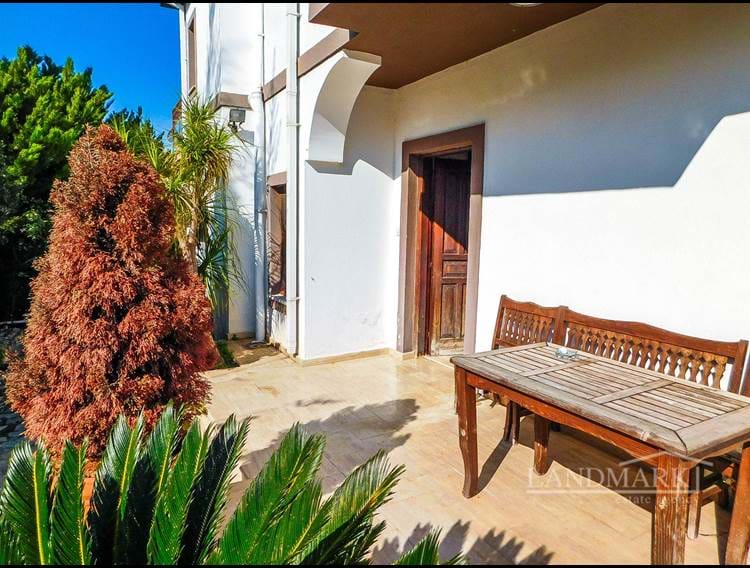 A very spacious 3 bedroom villa + lovely views to the sea and mountains + fitted kitchen + air conditioners + 10m X 5m swimming pool