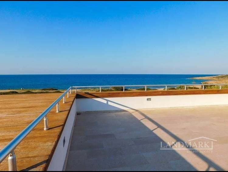 فيلا فاخرة 4 غرف نوم - مواجهة للبحر + تصميم معاصر + حمام سباحة 10 م × 5 م + مفروش + نظام تدفئة مركزي + مكيفات