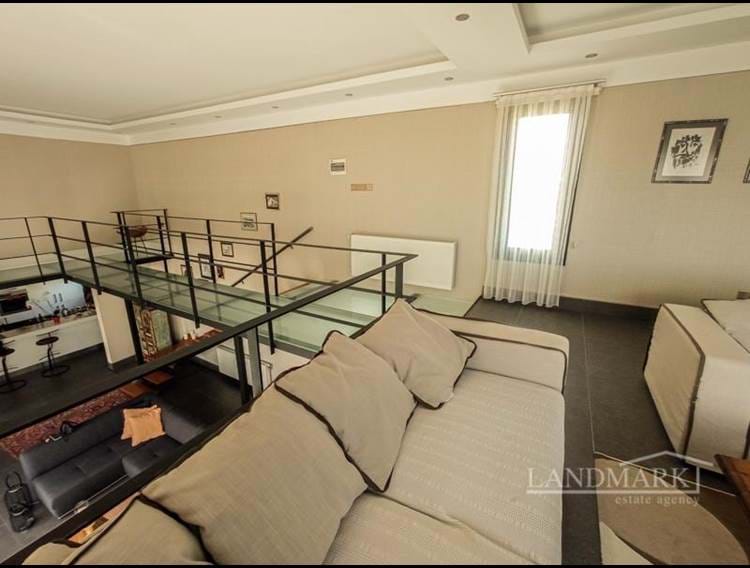 4 sovrum villa + anpassad design + pool + turkisk lagfart + lagfart i ägarens namn Moms betald