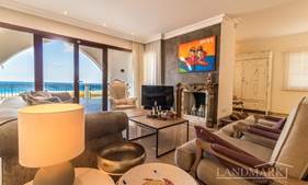 Atemberaubende Villa mit 4 Schlafzimmern + direkt am Meer + Privatstrand + flexibler Zahlungsplan + Annehmlichkeiten der Website