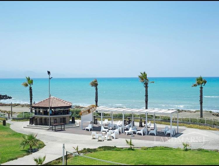 شقة حديقة 3 غرف نوم + مسبح مشترك + مواجهة للشاطئ + سند ملكية باسم المالك ضريبة القيمة المضافة المدفوعة + سند الملكية التركي