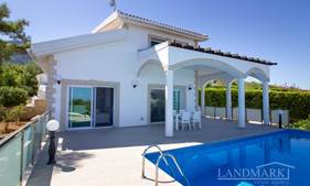 3 bedroom luxury resale villa + 8m x 4m swimming pool + central heating + air conditioning + sea and mountains views 