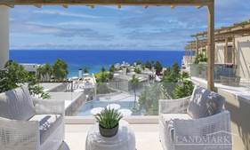 Luxury 2-bedroom penthouse apartment + communal pools + access to the beach + amazing sea and mountains views + payment plan