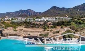 Luxury 3-bedroom penthouse apartment + communal pools + access to the beach + amazing sea and mountains views + payment plan