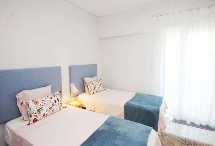 Beautifully renovated 2 bedroom Townhouse situated in a private condominium about 300m from the Marina and a few minutes walking from the beach, in Vilamoura.