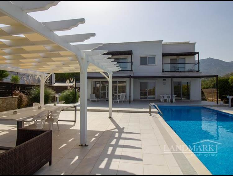 Luxury 4 Bedroom Villa + Private Pool + Panoramic Sea and Mountain Views + (Separate Self Contained Annex)