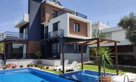 3-bedroom villas 450m from the sea + option of a payment plan