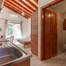 4 yatak odalı satılık bungalov + büyük arsa + ortak olimpik yüzme havuzu + konukevi + güneş paneli sistemi