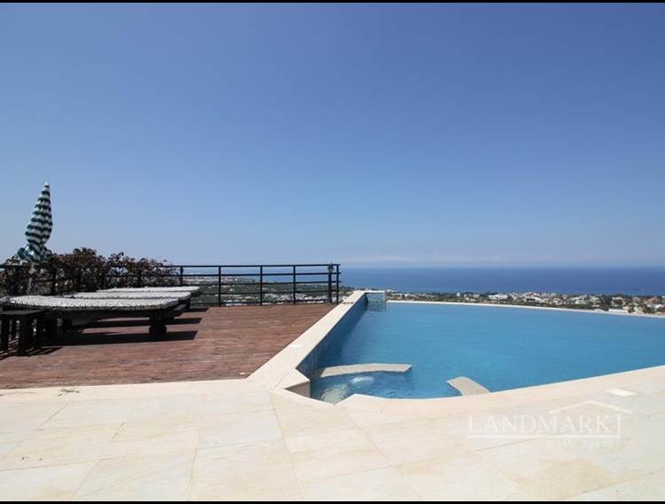 Luxusvilla mit 4 Schlafzimmern und atemberaubendem Panoramablick + großes Grundstück + voll möbliert + Infinity-Pool