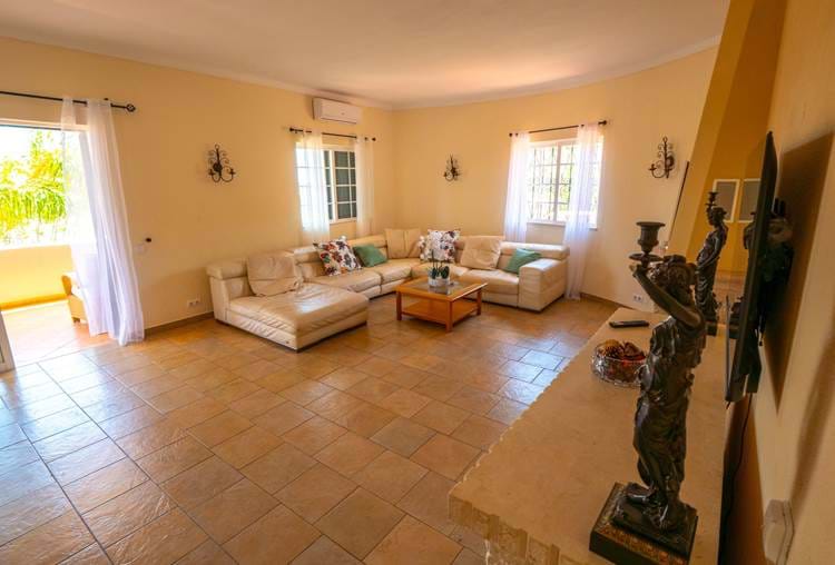 Casa Redonda a beautiful south facing detached villa with large private garden and pool , the main villa has 4 bedrooms with a seperate 1 bedroom apartment on the ground floor.