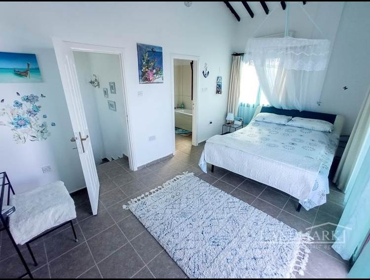 3 bedroom villa with beautiful sea views + partly furnished + 2 communal swimming pools + walking distance to the beach