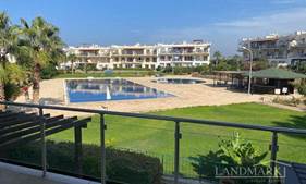 Lovely peaceful 2-bedroom apartment + communal swimming pools + well maintained gardens + stunning views 