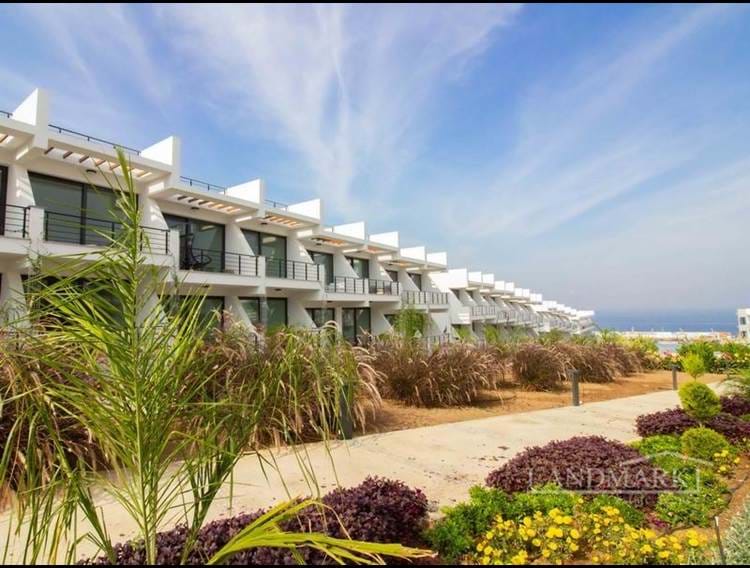شقة بنتهاوس استوديو حديثة معاد بيعها + مسبح مشترك + على مسافة قريبة من الشاطئ
