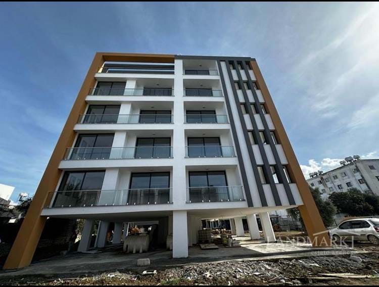 Новая квартира с 2 спальнями + лифт Просторные парковочные места + центральное расположение + балкон