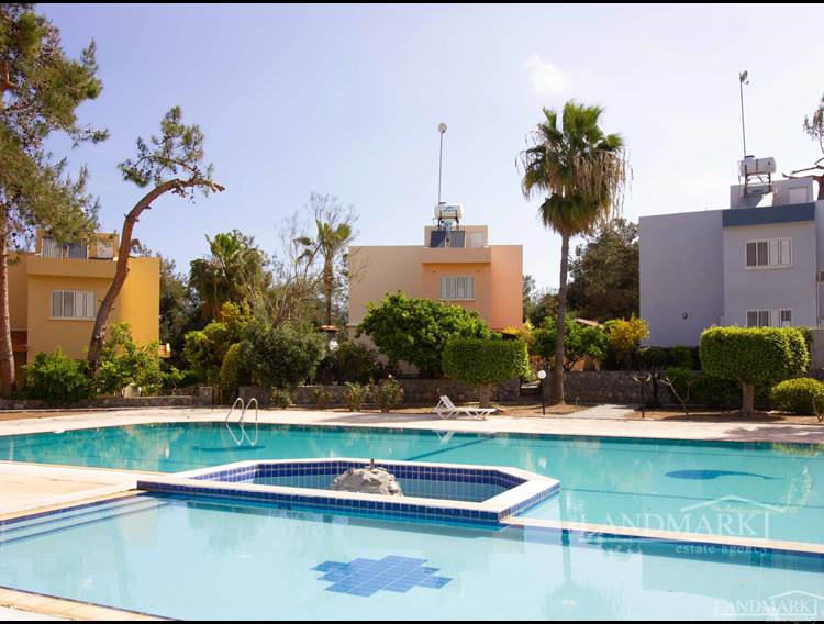 Villa mit 3 Schlafzimmern + Swimmingpool + Klimaanlage + Zentralheizung