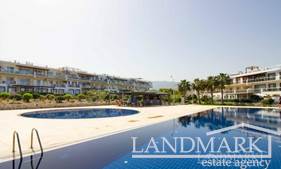 Lovely 3 Bedroom ground floor apartment + landscaped gardens + seaside paths + pools + gym + walking distance to the beach