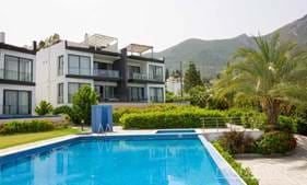 2 Bedroom Penthouse + Roof Terrace + Communal Swimming Pool + Furnished + Sea and Mountain Views