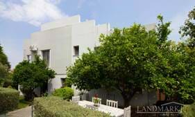 3-bedroom resale semidetached villa + communal swimming pool + within a complex 